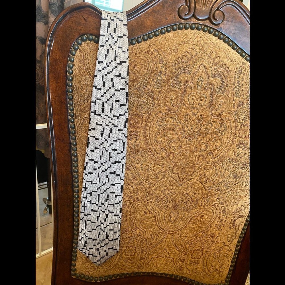 Museum Artifacts men’s silk tie